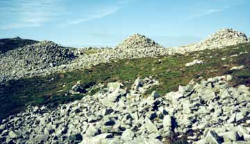 summer - showing all three cairns